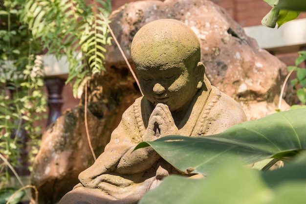 Foto close-up da estátua de buda