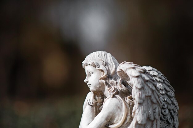 Close-up da estátua de um anjo