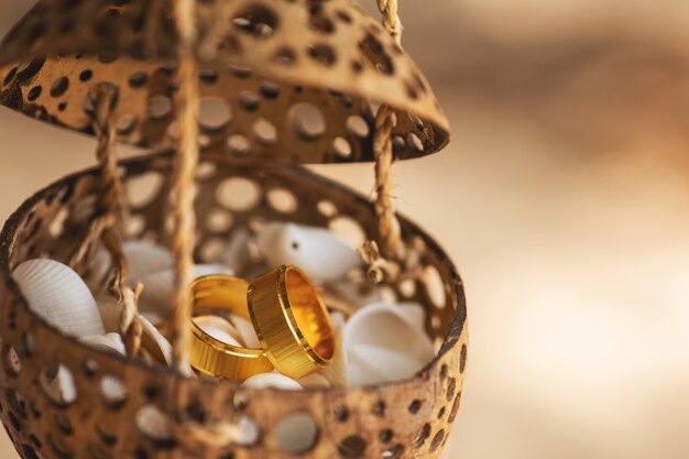 Close-up de alianças de casamento