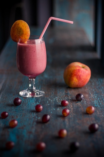 Close-up de alimentos e bebidas na mesa