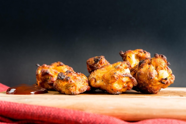 Close-up de asas de frango