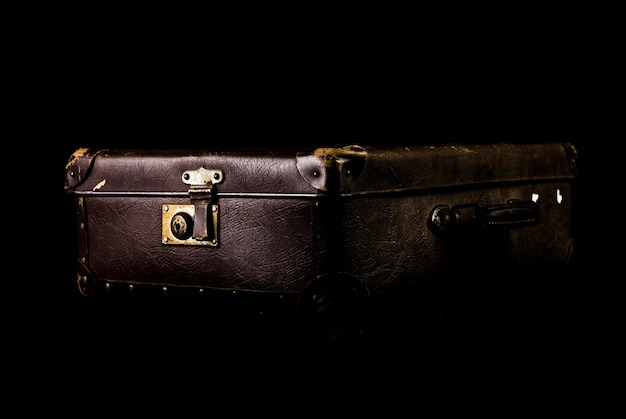 Close-up de bagagem sobre fundo preto