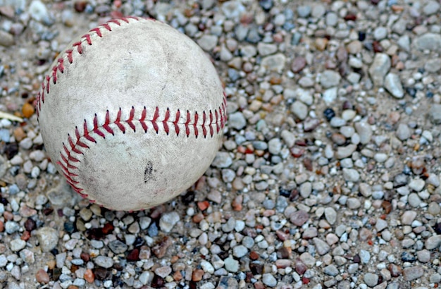 Foto close-up de beisebol no campo