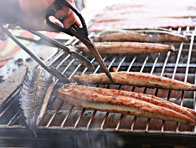 Close-up de carne no churrasco