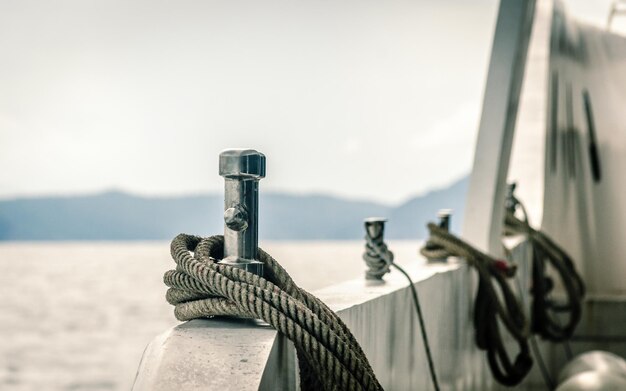 Foto close-up de corda contra o mar contra o céu