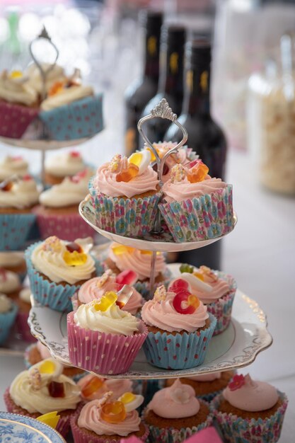 Foto close-up de cupcakes na mesa