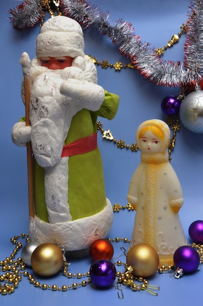 Foto close-up de decorações de natal na mesa