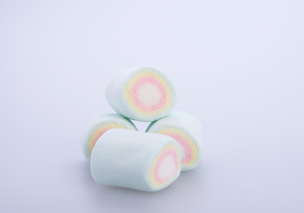 Foto close-up de doces contra fundo branco