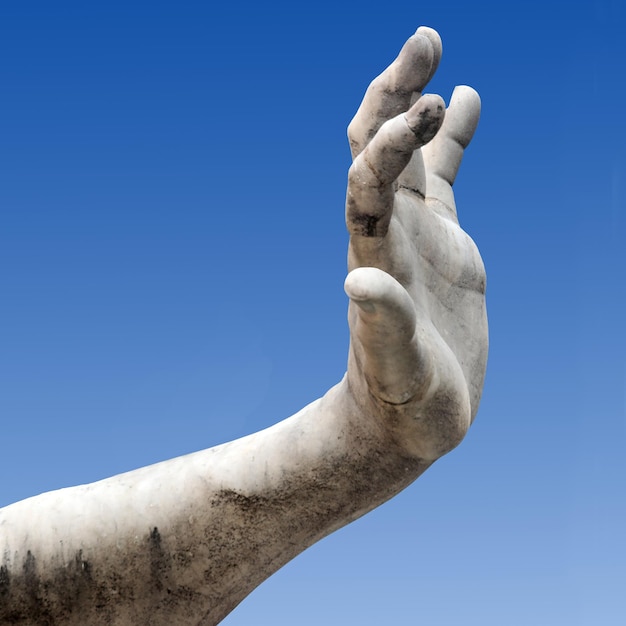 Foto close-up de escultura contra o céu azul