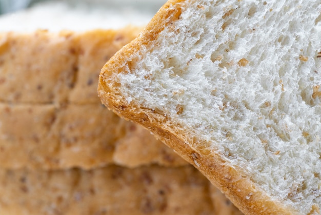Close-up de fatias de pão integral