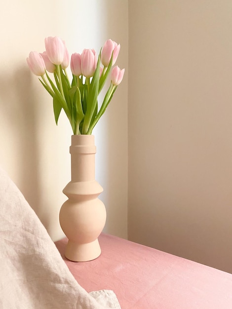 Close-up de flores na mesa