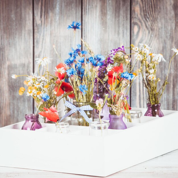 Close-up de flores na mesa