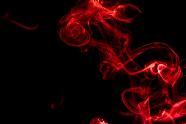 Close-up de fogo contra fundo preto