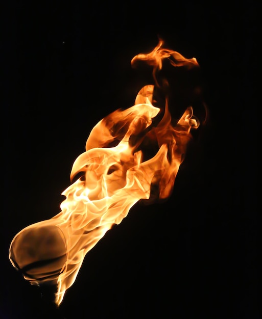 Foto close-up de fogo contra fundo preto