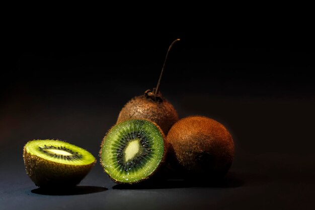 Close-up de frutas contra fundo preto