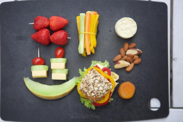 Foto close-up de frutas em recipientes