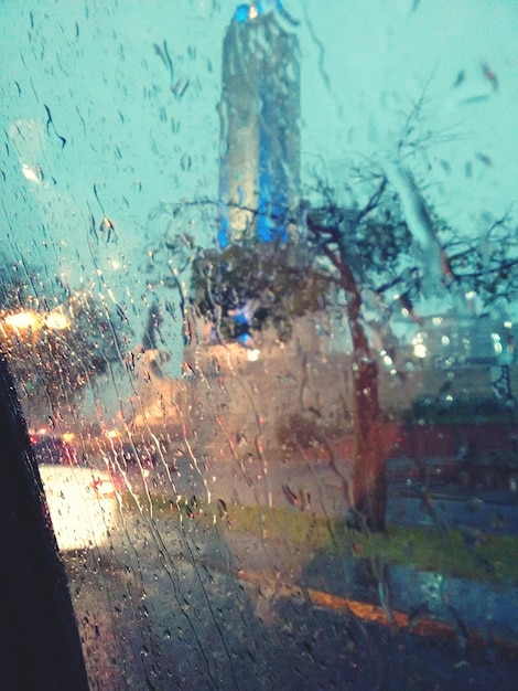 Foto close-up de gotas de água em vidro