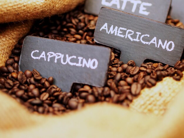 Foto close-up de grãos de café