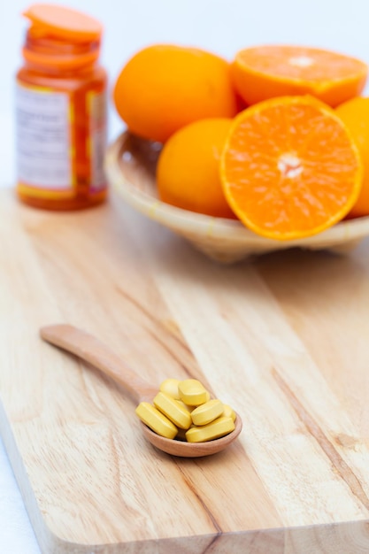 Foto close-up de laranja na mesa