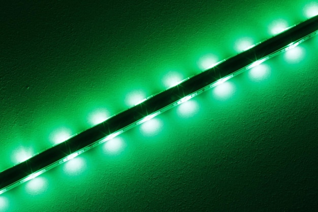 Foto close-up de led iluminado na parede