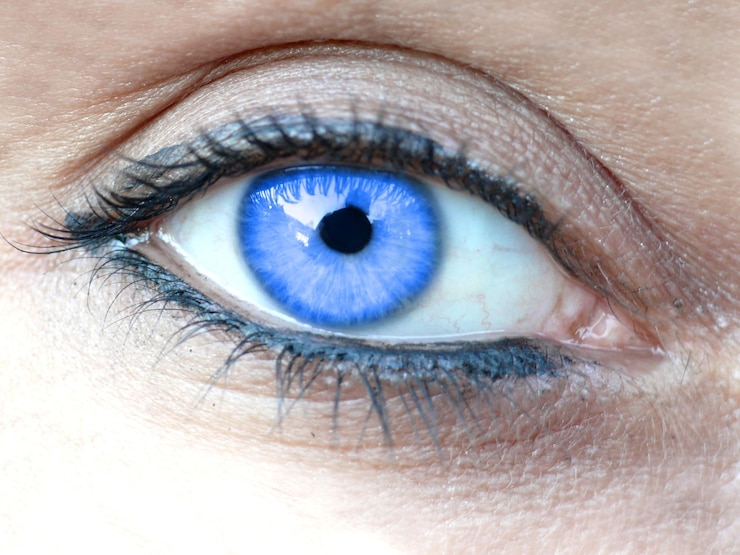 Foto close-up de olhos azuis
