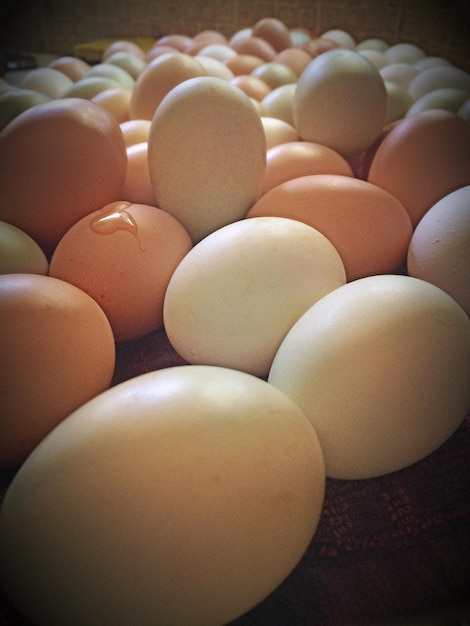 Foto close-up de ovos multicoloridos