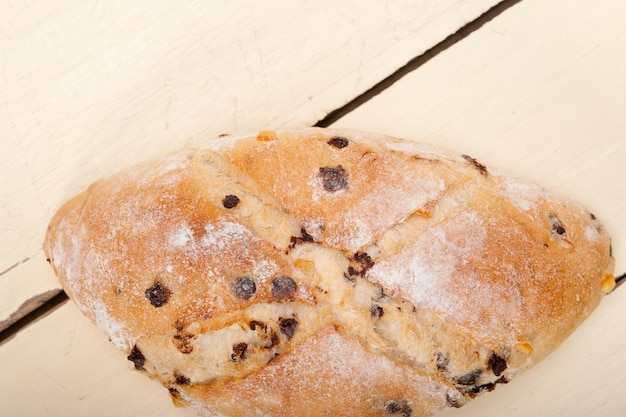Close-up de pão em uma mesa de madeira