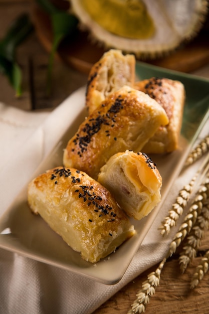 Close-up de pão no prato