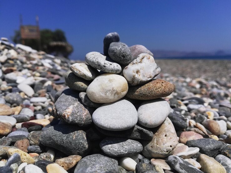 Foto close-up de pedras na praia