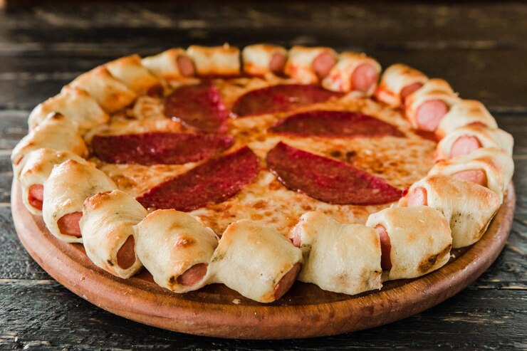 Foto close-up de pizza na mesa