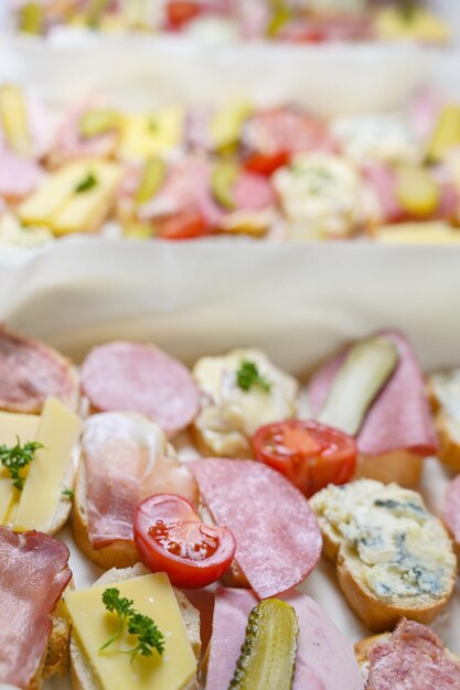 Foto close-up de salada de frutas em prato