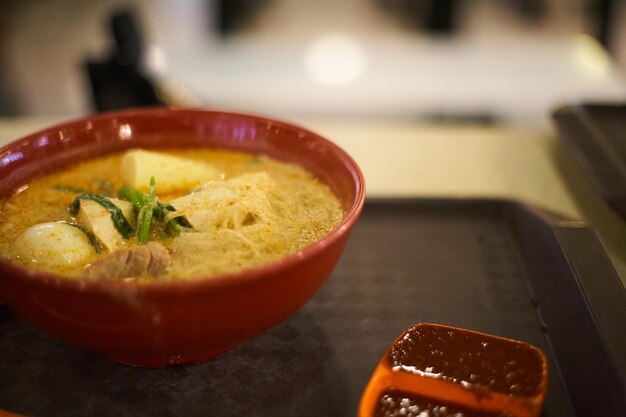 Foto close-up de sopa em uma tigela