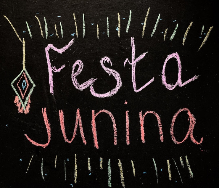 Foto close-up de texto em fundo preto