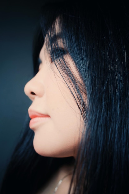 Close-up de uma bela jovem