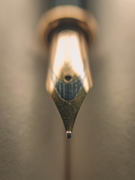 Foto close-up de uma caneta iluminada