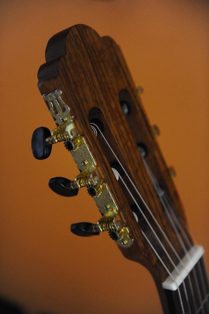 Foto close-up de uma guitarra