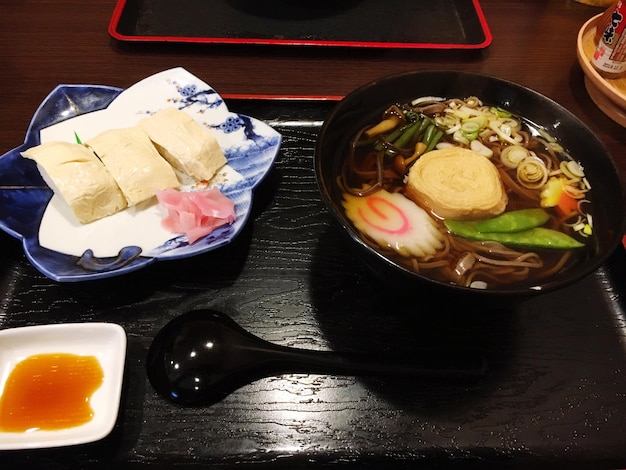 Close-up de uma refeição japonesa