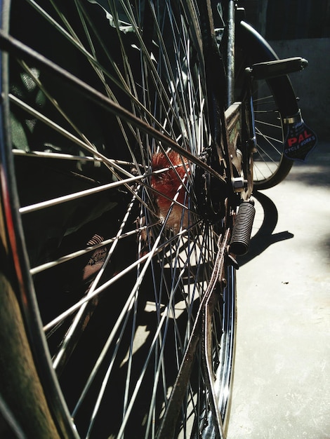 Foto close-up de uma roda de bicicleta