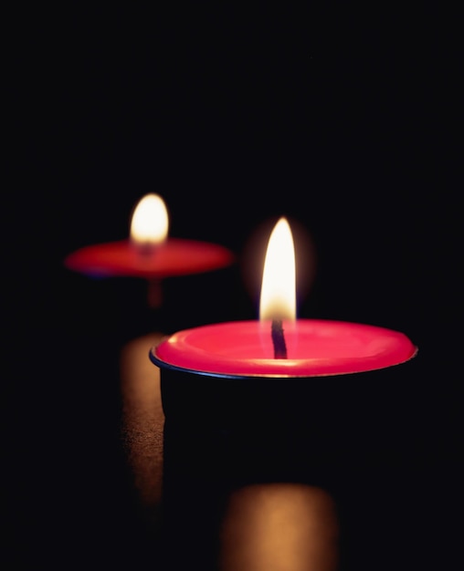 Close-up de uma vela iluminada