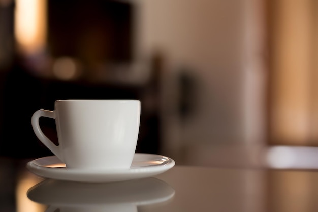 Close-up de uma xícara de café na mesa