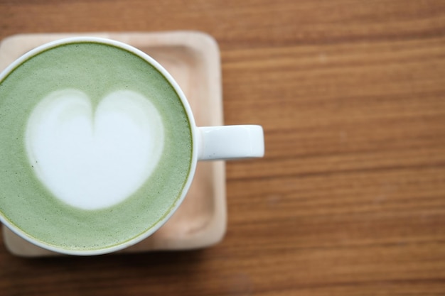 Foto close-up de uma xícara de café na mesa