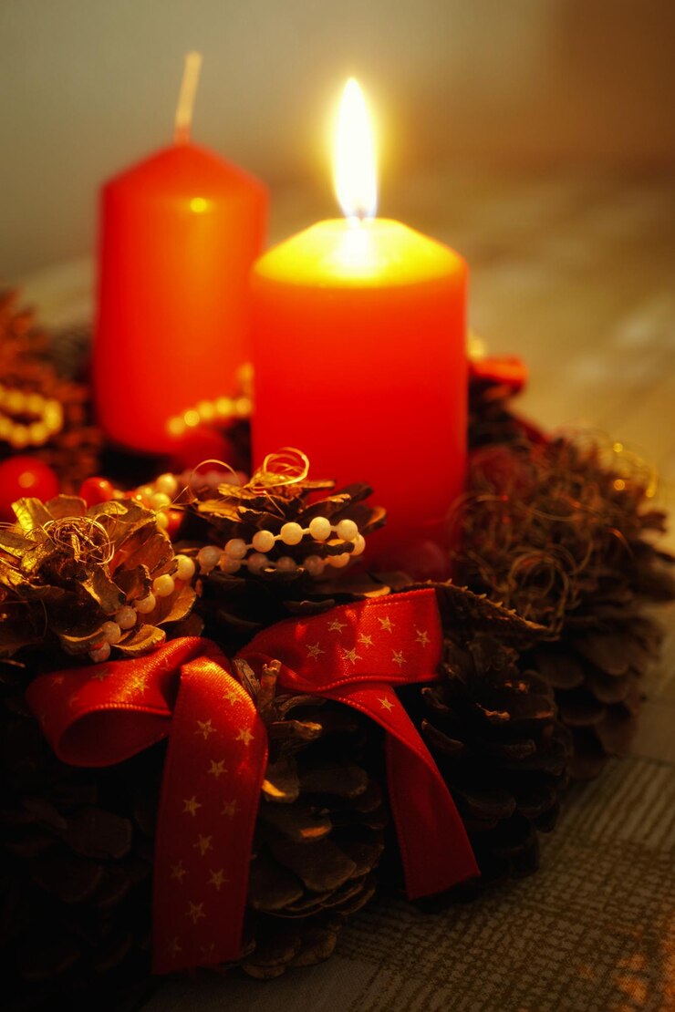 Foto close-up de velas acesas na mesa