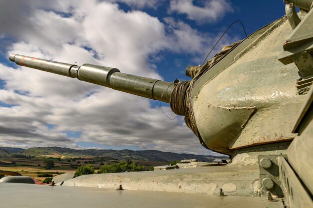 Todo dia um tanque,blindado ou canhao até eu me esquecer dia 179