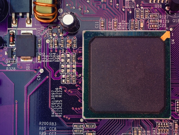 Foto close-up do chip do computador a bordo com espaço vazio para sua nomenclatura