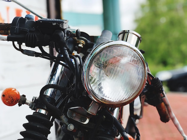 Close-up do farol de motocicleta