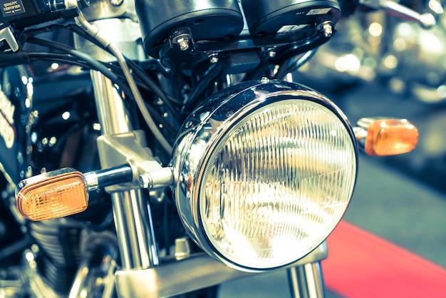 Close-up do farol de motocicleta