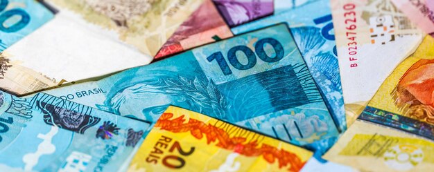 Close-up do fundo das notas de reais brasileiros