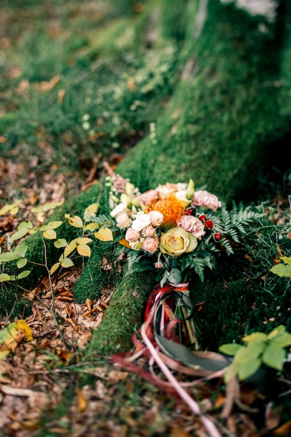 Close-up do lindo bouquet de noiva exuberante