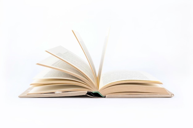 Close-up do livro contra fundo branco