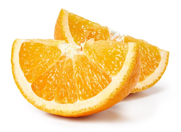 Close-up em frutas maduras de laranja meio isoladas